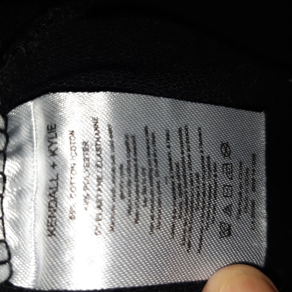 (M)Kendall & Kylie Crop Hoodie Blk/Wte Logo Elastic Hem Ptp17"×L21" - Picture 6 of 8